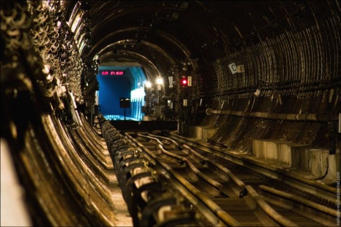 Jekaterinburg <strong> metro </ strong>: http://trinixy.ru/pics4/20110419/metro_36.jpg