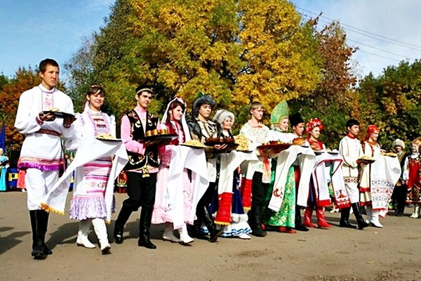 Koľko národov alebo národností žije v Rusku